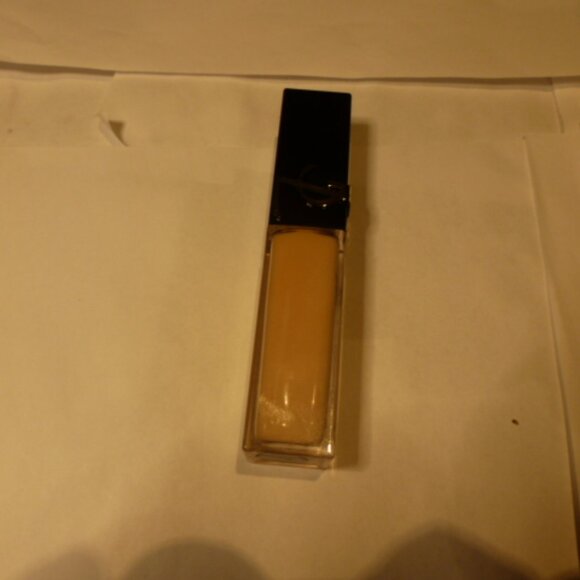Yves St Laurent Precise Angles Concealer - Picture 2 of 2